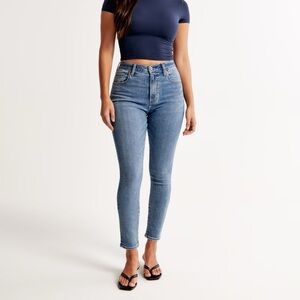 Abercrombie & Fitch Curve Love, size 29 Super Skinny Ankle High Rise medium wash